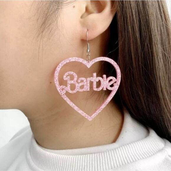 Barbie earrings, glittery pink sparkly kawaii pink hearts - Picture 2 of 4